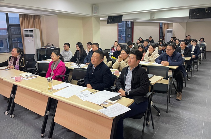 南昌市政建設(shè)集團(tuán)開(kāi)展商務(wù)禮儀培訓(xùn)691.jpg