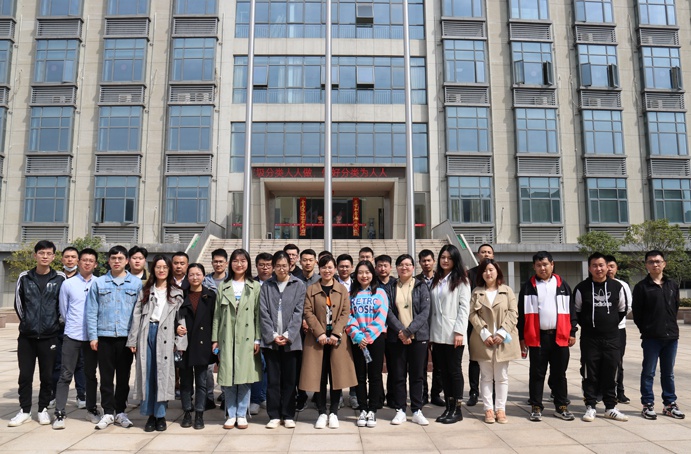 公司組織干部職工赴市政遠大參觀學(xué)習(xí)691.jpg
