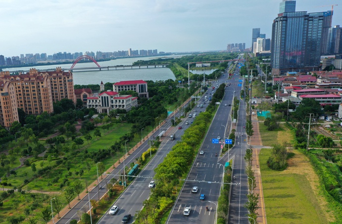 南昌市政建設昌東大道拓寬改造提升工程榮獲華東地區(qū)優(yōu)質(zhì)工程獎