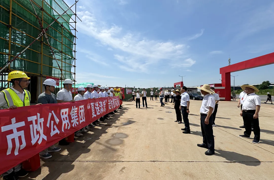 萬(wàn)義輝南昌西部物流產(chǎn)業(yè)園項(xiàng)目開展“夏送清涼”走訪慰問(wèn) 萬(wàn)義輝南昌西部物流產(chǎn)業(yè)園項(xiàng)目開展“夏送清涼”走訪慰問(wèn)